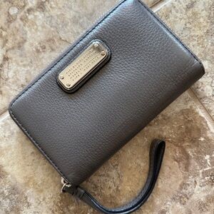 Marc Jacobs Gray Leather Wristlet Wallet